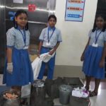Students get together to clean classrooms – 24.10.19